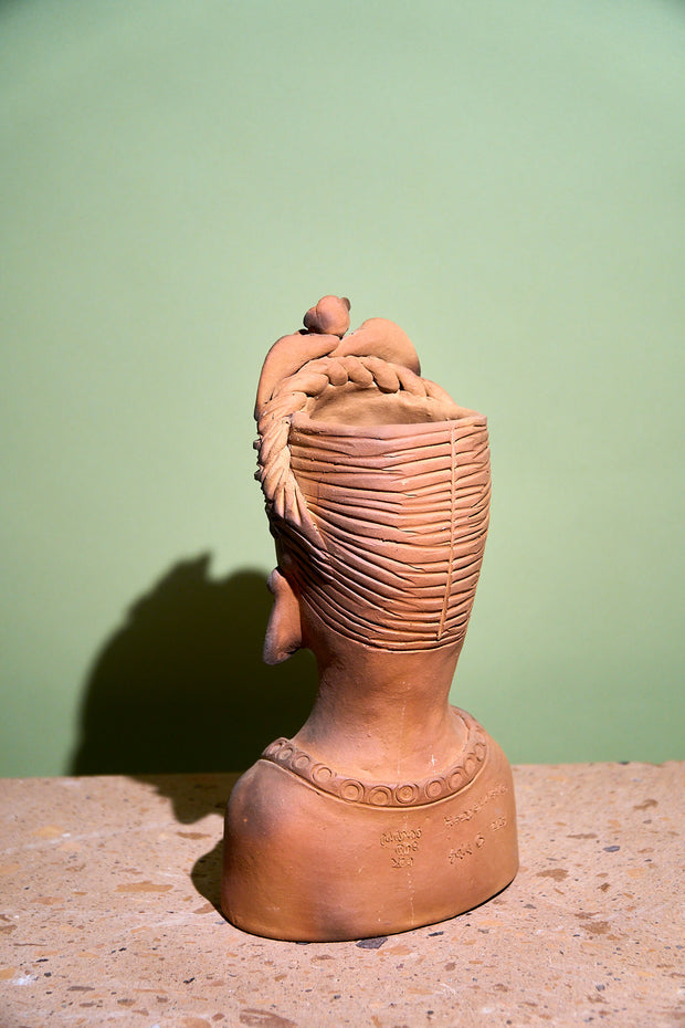 Maceta de busto mujer